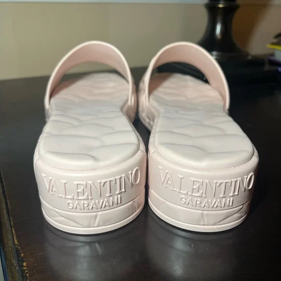 Valentino Garavani Atelier Rose Slide in Rose Quartz - Picture 6 of 11